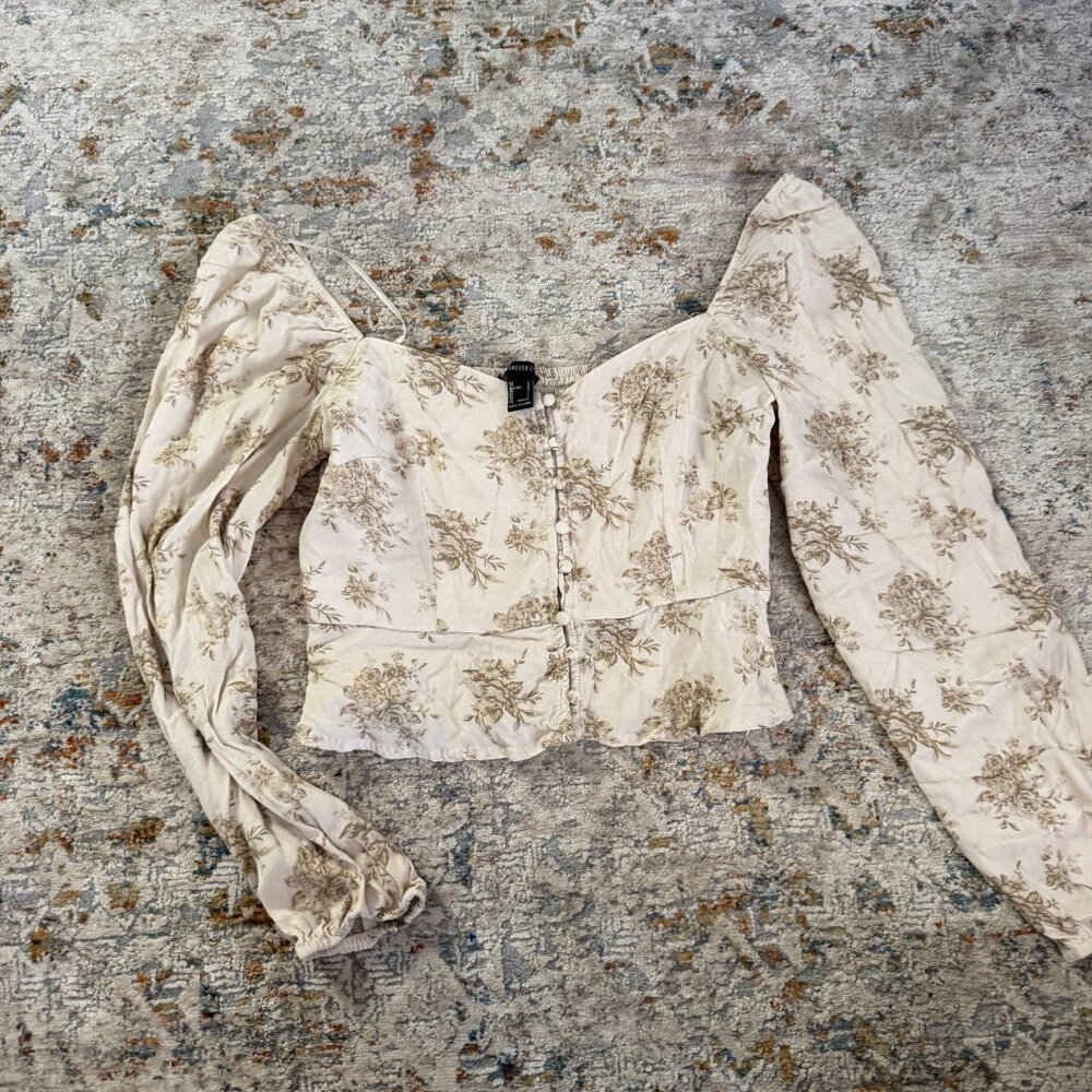 Forever 21 Large Tan Button Front Floral Print Long Sleeve Crop Top Romantic